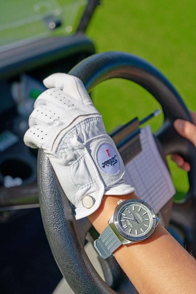 how long does golf glove last